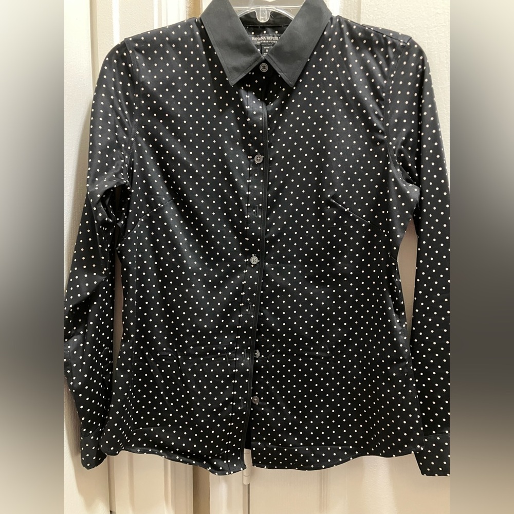 Black Polka Dot Ladies

Banana Republic Non Iron Fitted Collection
